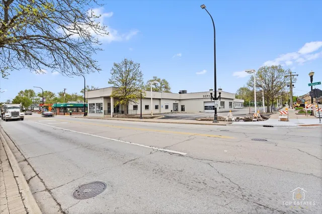 $4,250,000 | 206 North Cook Street, Barrington, IL 60010