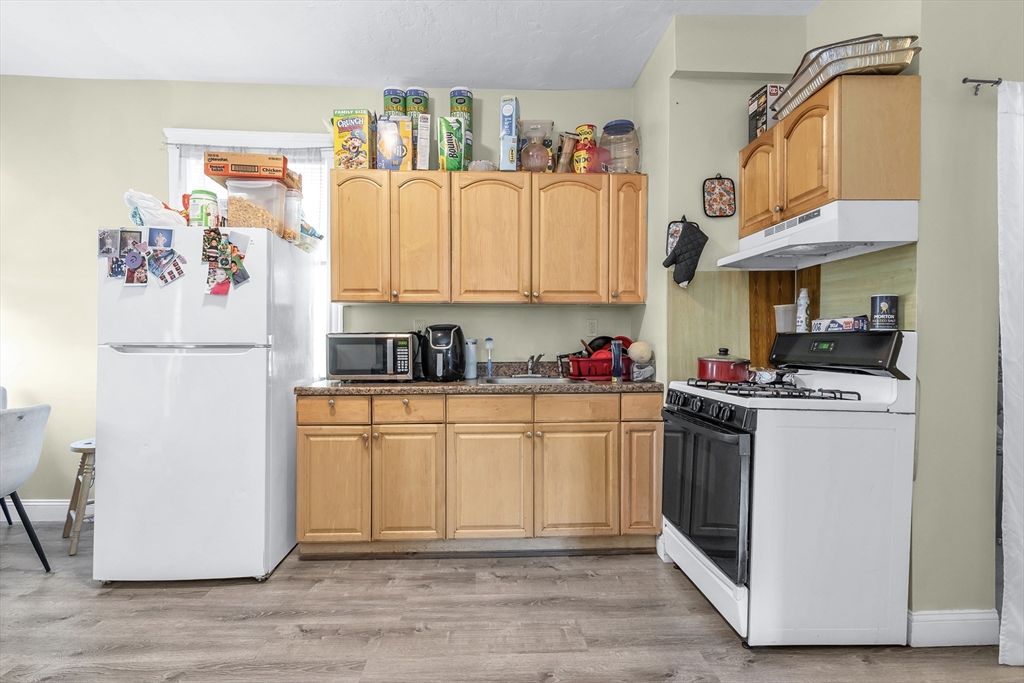 180 Chestnut Street Chelsea, MA 02150 - Photo 23 of 36
