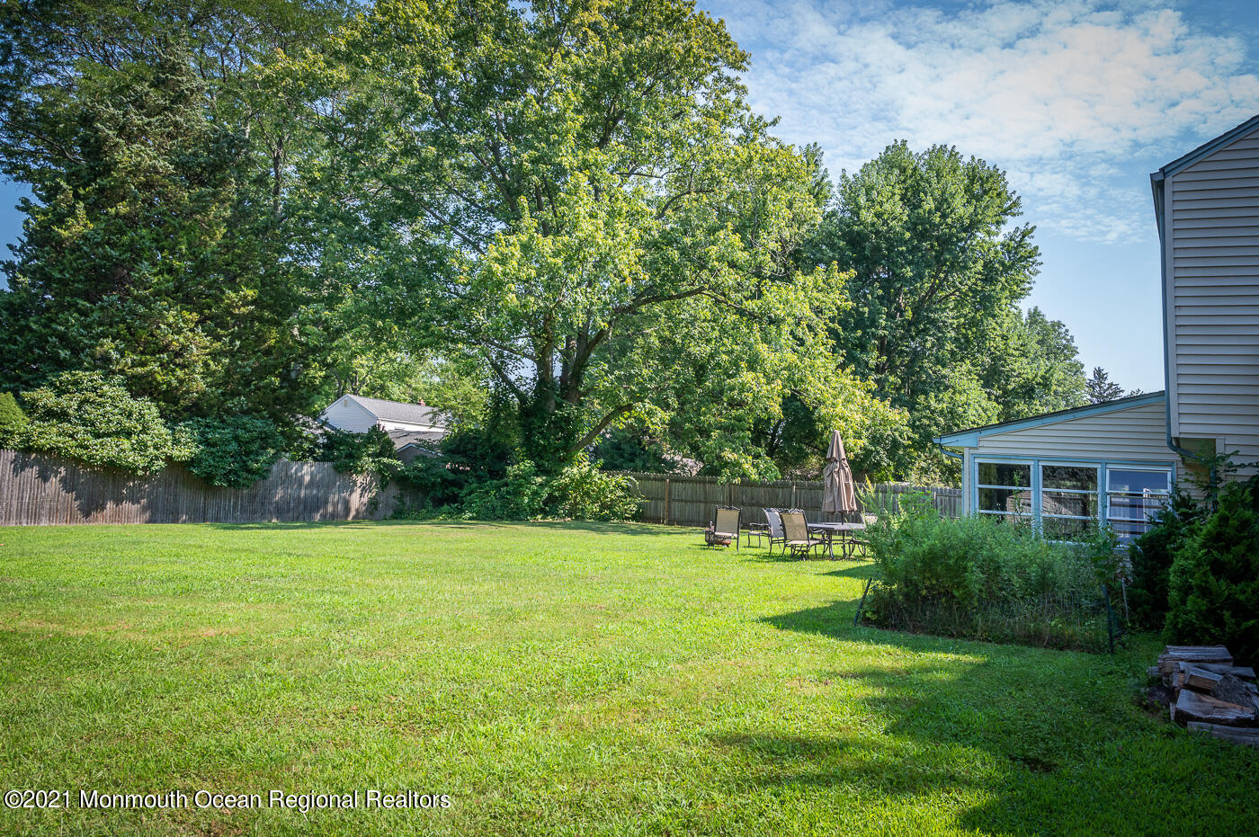 11 Mayfair Road Holmdel, NJ 07733 - Photo 27 of 28 yard3