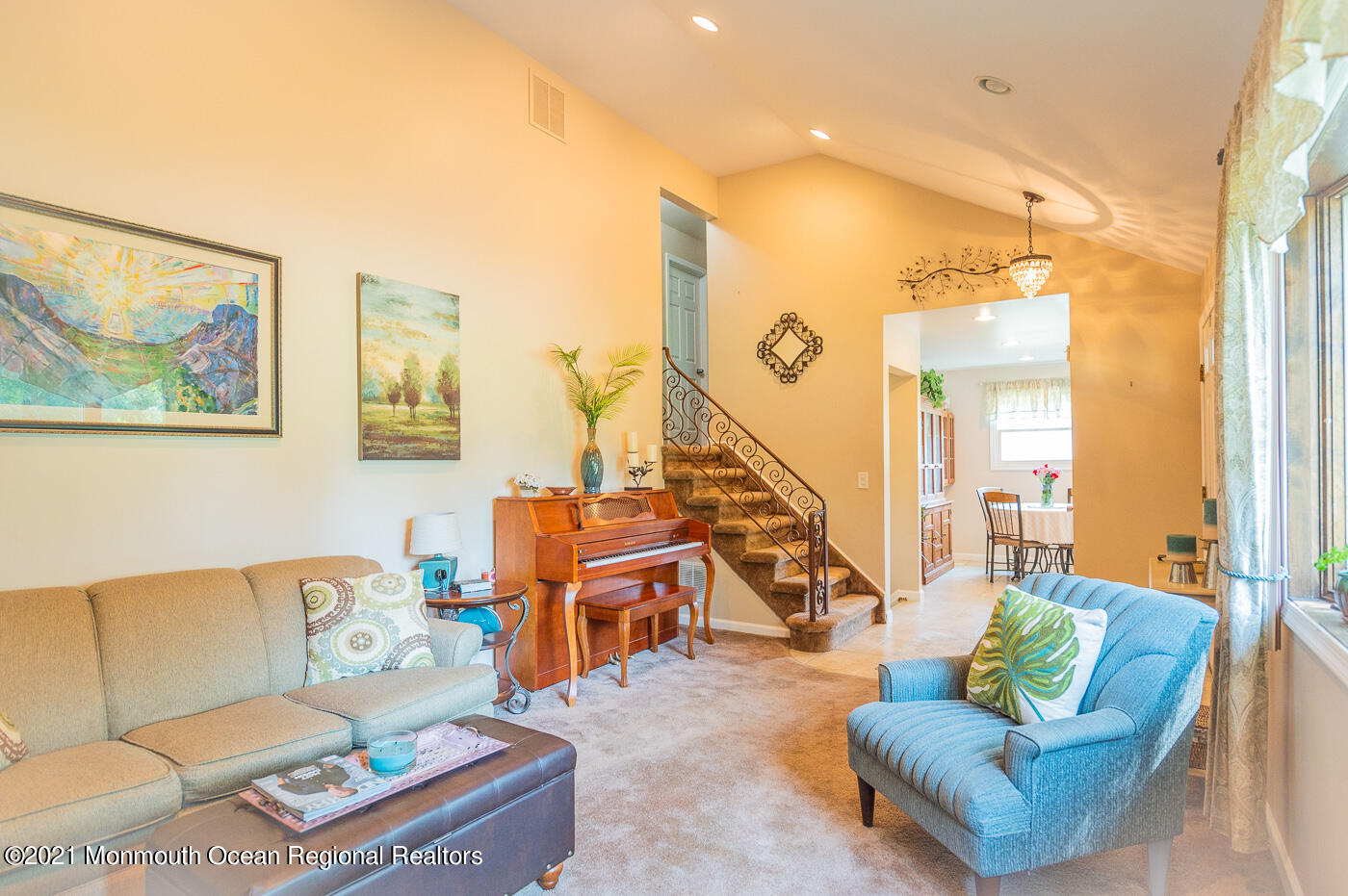 11 Mayfair Road Holmdel, NJ 07733 - Photo 4 of 28 LR5