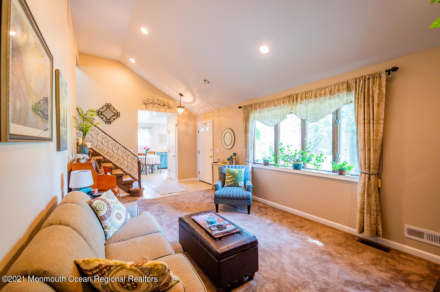 11 Mayfair Road Holmdel, NJ 07733 - Photo 6 of 28 LR4