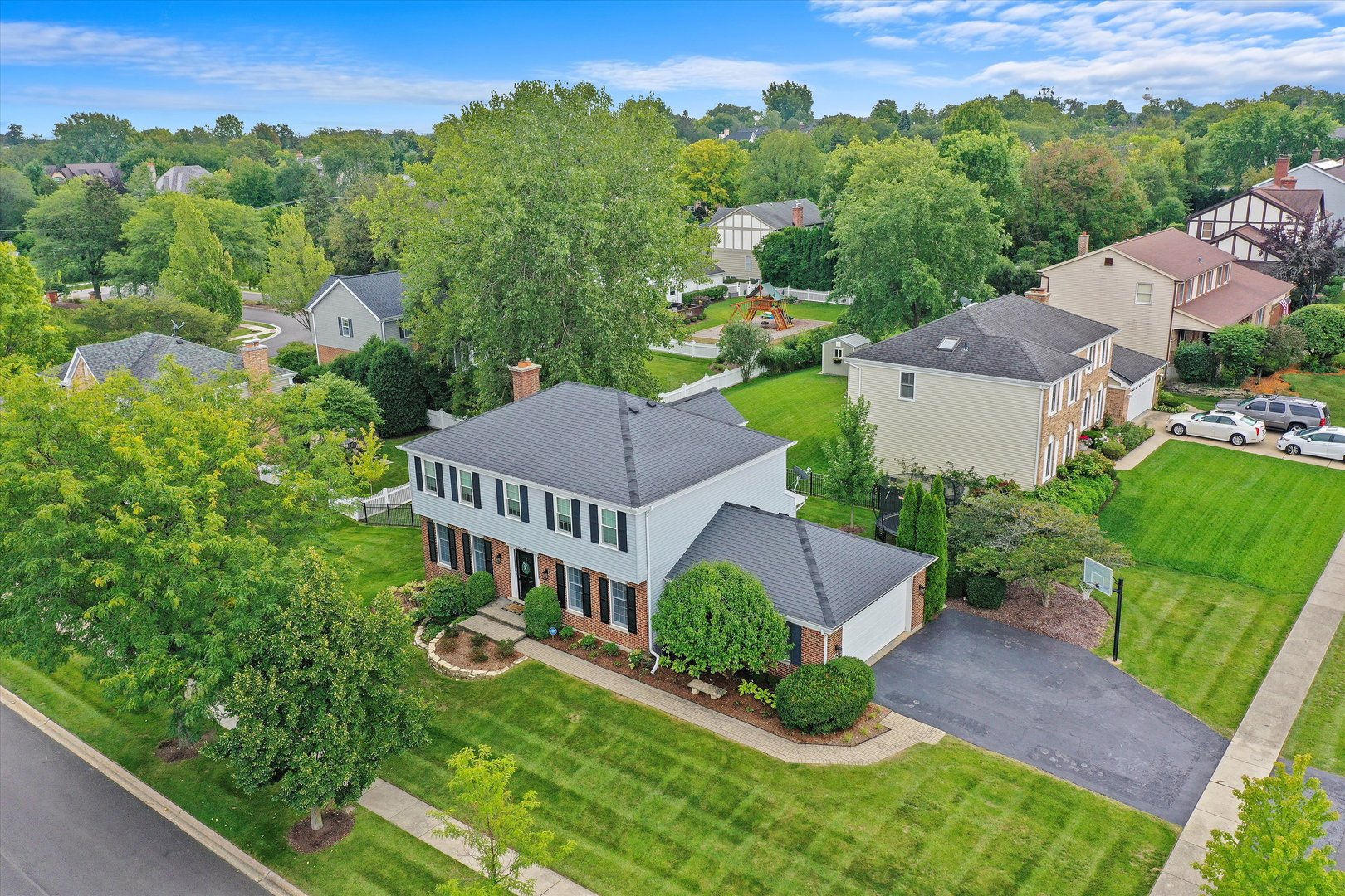 129 Sunset Ridge Road Willowbrook, IL 60527 - Photo 5 of 45 an aerial view of a house