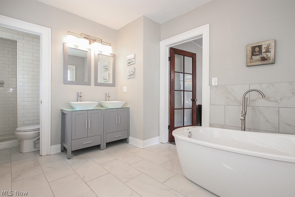 2591 Lee Road Cleveland, OH 44118 - Photo 19 of 34