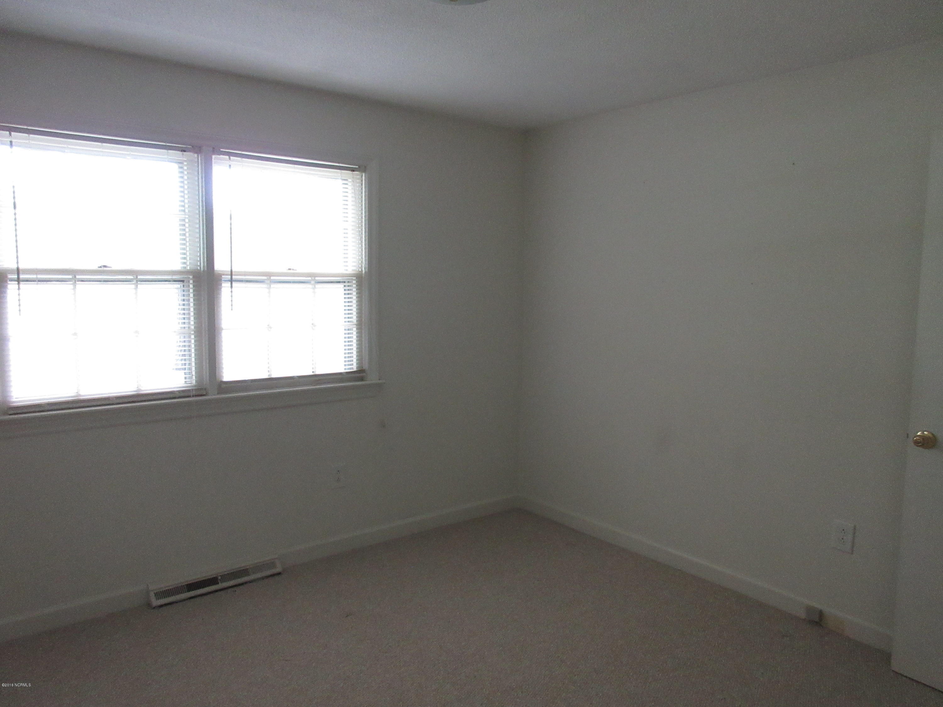 6000 River Road, Unit 12 Washington, NC 27889 - Photo 8 of 14 Bedroom