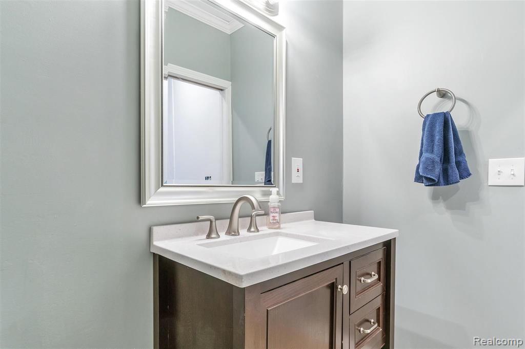 609 West Silver Lake Road Fenton, MI 48430 - Photo 21 of 37