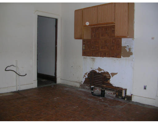 165 Massasoit Street Springfield, MA 01107 - Photo 3 of 10 Gallery Image 3