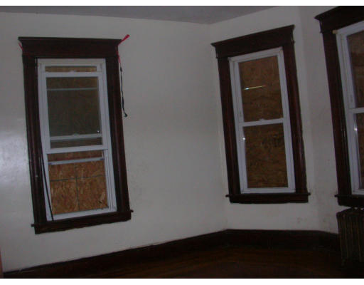 165 Massasoit Street Springfield, MA 01107 - Photo 5 of 10 Gallery Image 5