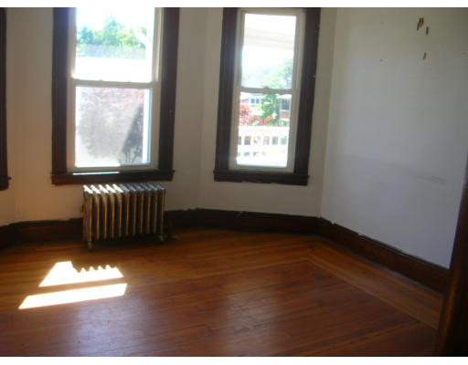 165 Massasoit Street Springfield, MA 01107 - Photo 8 of 10 Gallery Image 8