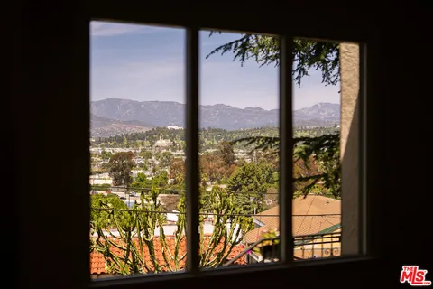 $1,589,000 | 2559 Corralitas Drive, Los Angeles, CA 90039