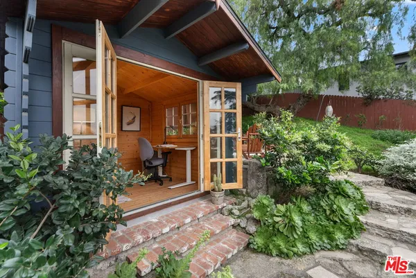 $1,589,000 | 2559 Corralitas Drive, Los Angeles, CA 90039