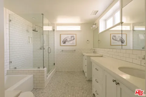 $1,589,000 | 2559 Corralitas Drive, Los Angeles, CA 90039