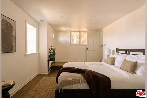 $1,589,000 | 2559 Corralitas Drive, Los Angeles, CA 90039