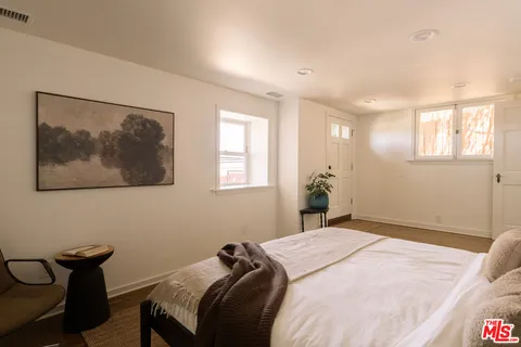 $1,589,000 | 2559 Corralitas Drive, Los Angeles, CA 90039
