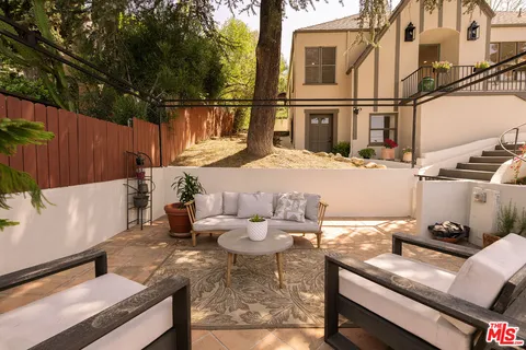 $1,589,000 | 2559 Corralitas Drive, Los Angeles, CA 90039