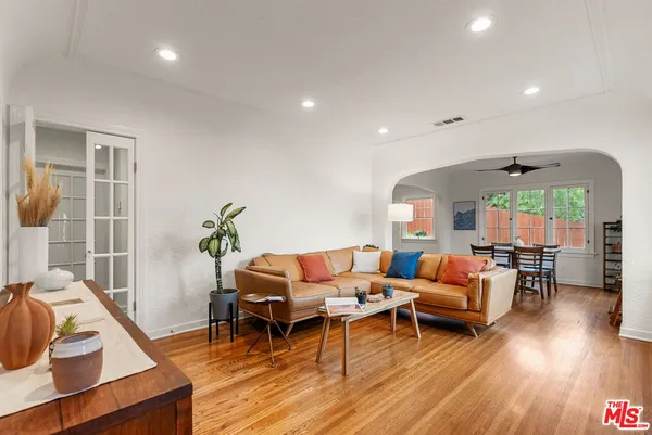 $1,589,000 | 2559 Corralitas Drive, Los Angeles, CA 90039