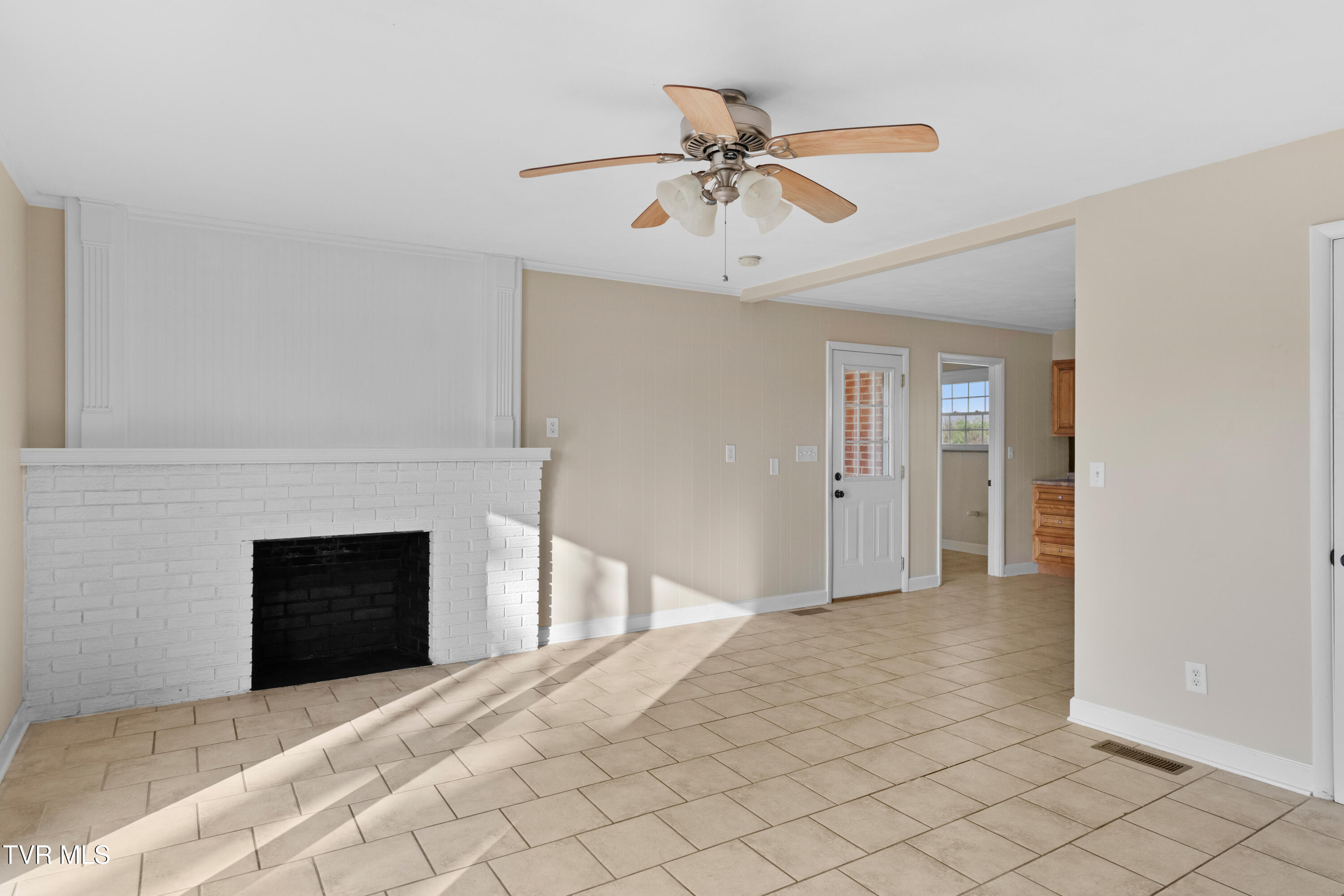 245 Phillipi Road Mohawk, TN 37810 - Photo 13 of 35 009-245PhillipiRoad-Mohawk-TN-37810-FULL