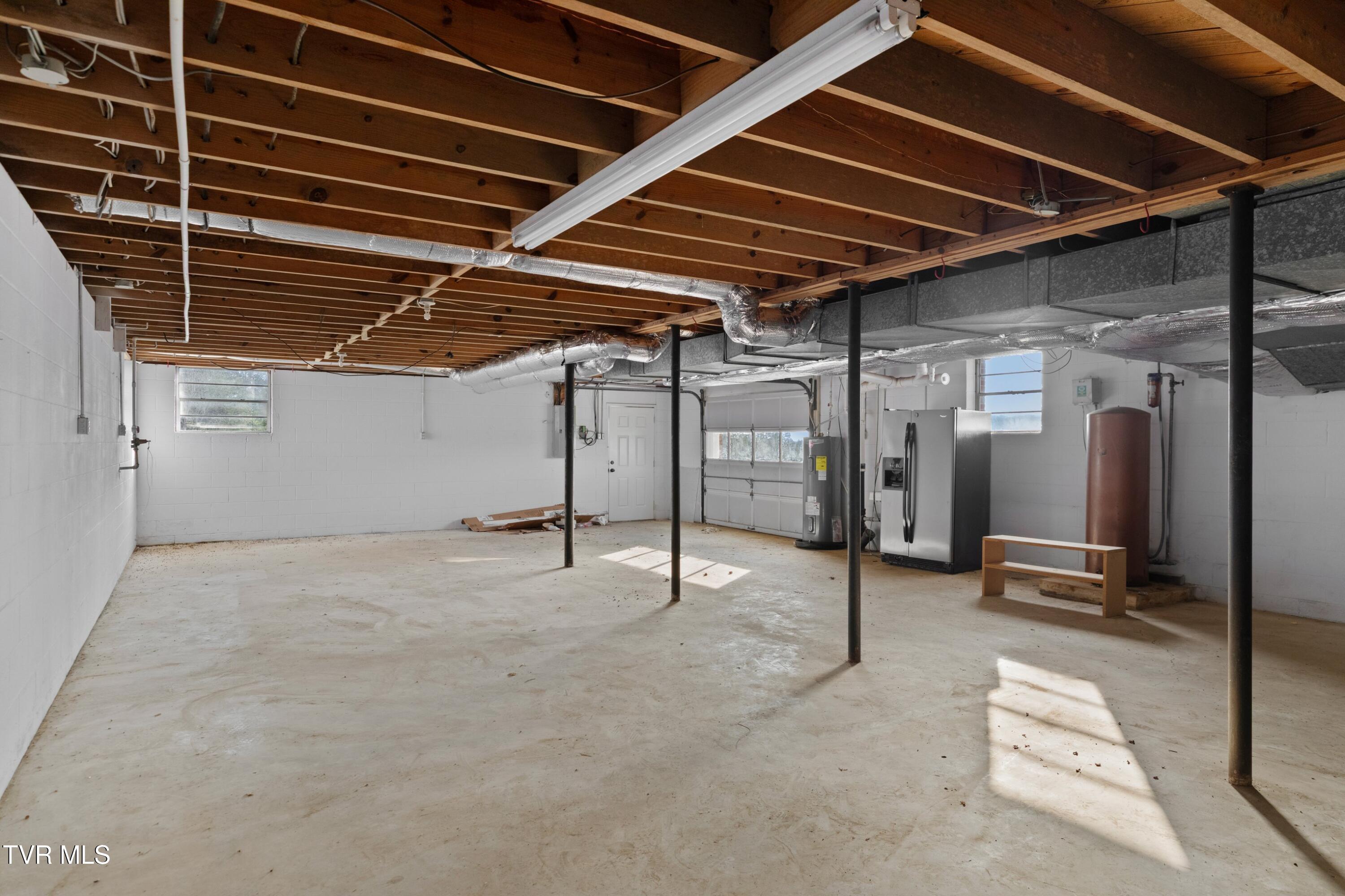 245 Phillipi Road Mohawk, TN 37810 - Photo 15 of 35 024-245PhillipiRoad-Mohawk-TN-37810-SMAL