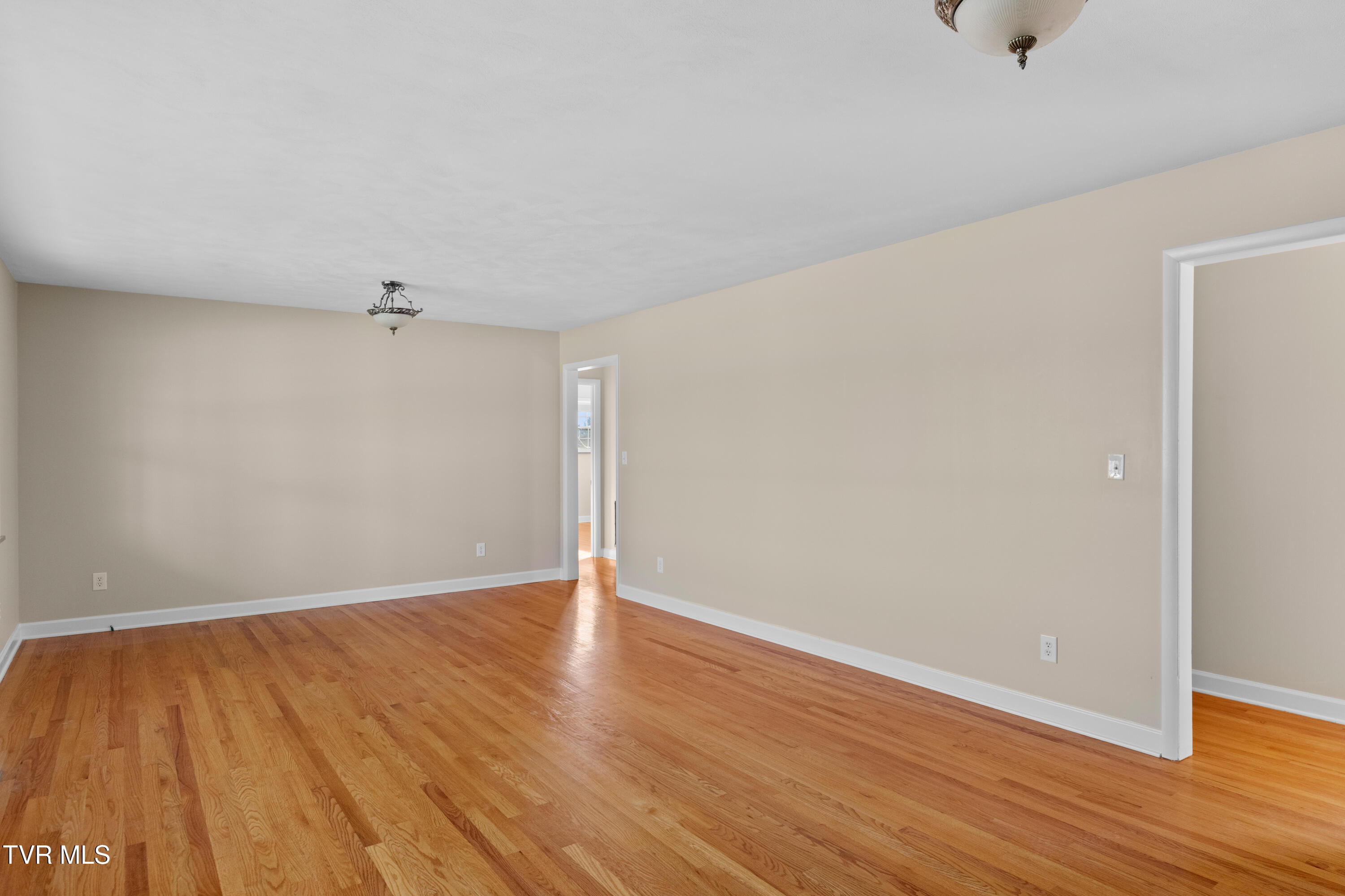 245 Phillipi Road Mohawk, TN 37810 - Photo 17 of 35 007-245PhillipiRoad-Mohawk-TN-37810-FULL