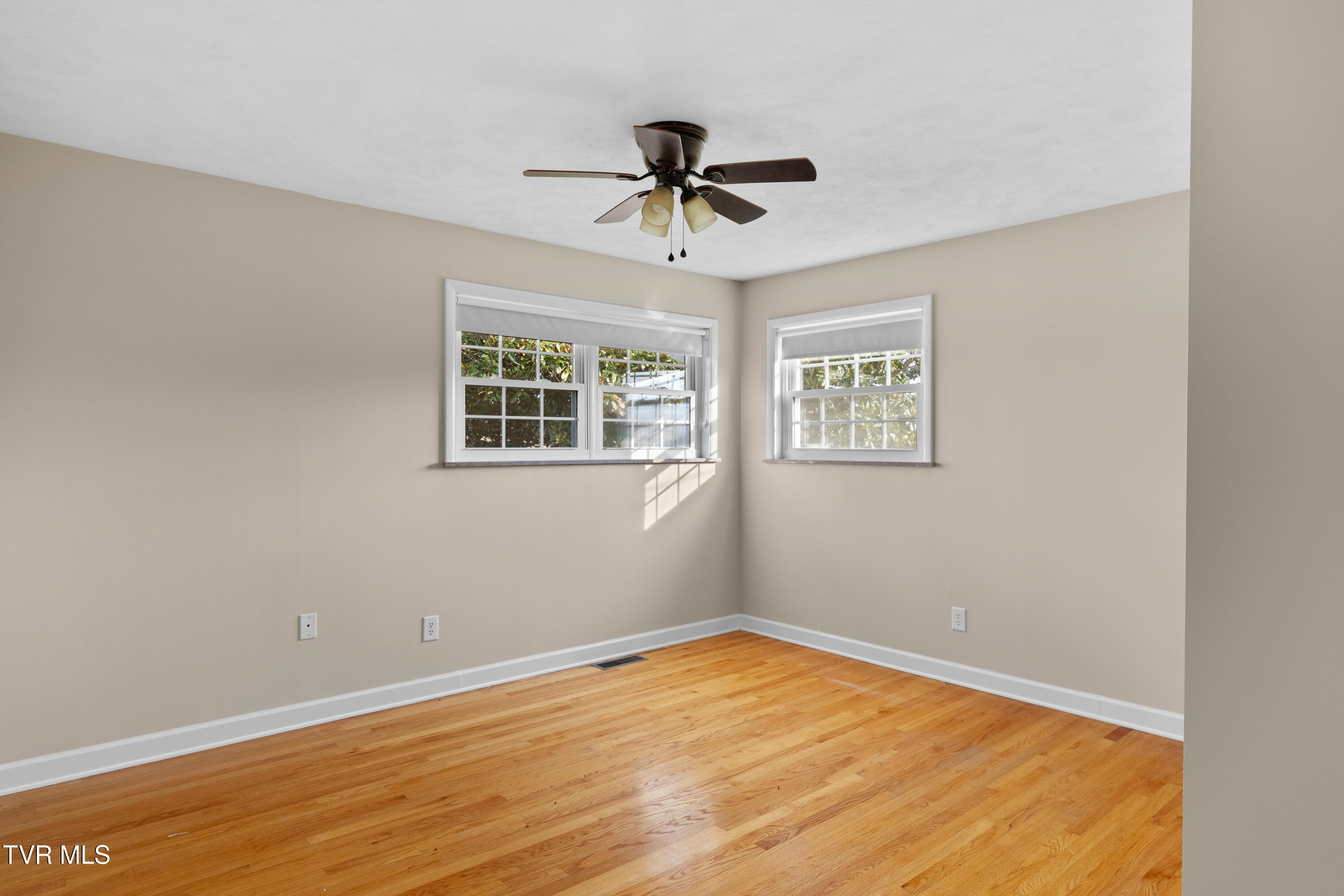 245 Phillipi Road Mohawk, TN 37810 - Photo 21 of 35 016-245PhillipiRoad-Mohawk-TN-37810-FULL