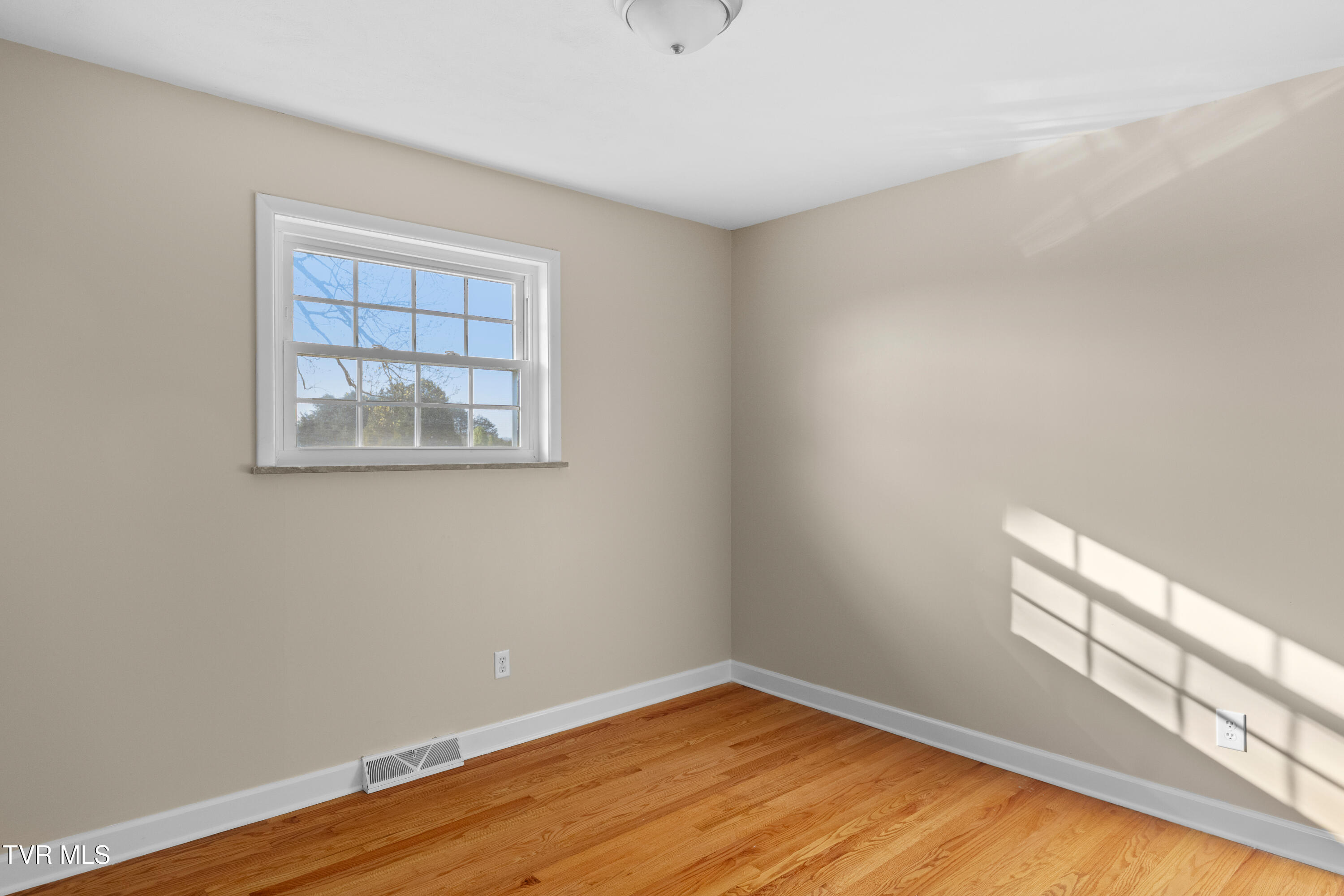 245 Phillipi Road Mohawk, TN 37810 - Photo 24 of 35 021-245PhillipiRoad-Mohawk-TN-37810-FULL