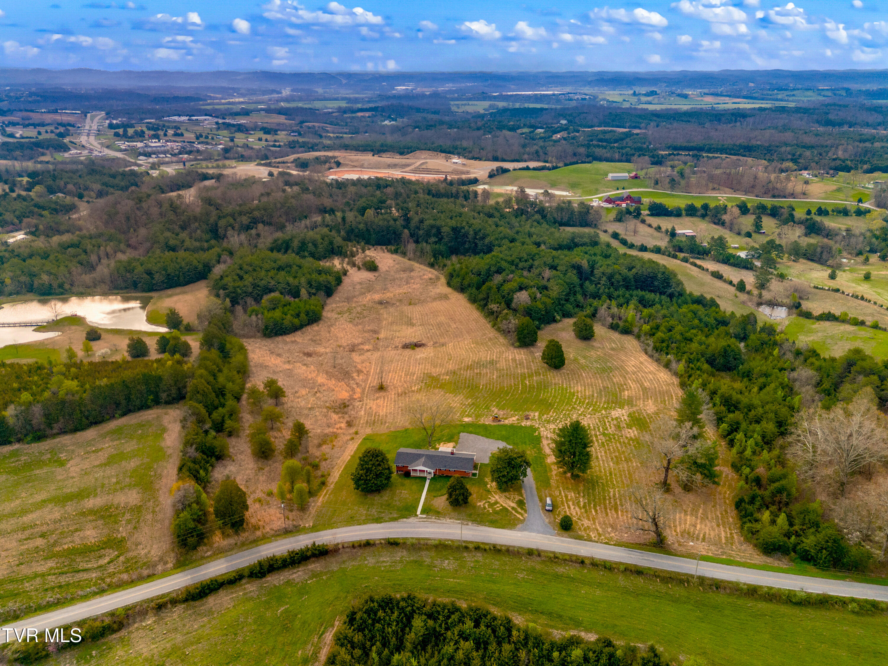 245 Phillipi Road Mohawk, TN 37810 - Photo 29 of 35 035-245PhillipiRoad-Mohawk-TN-37810-FULL