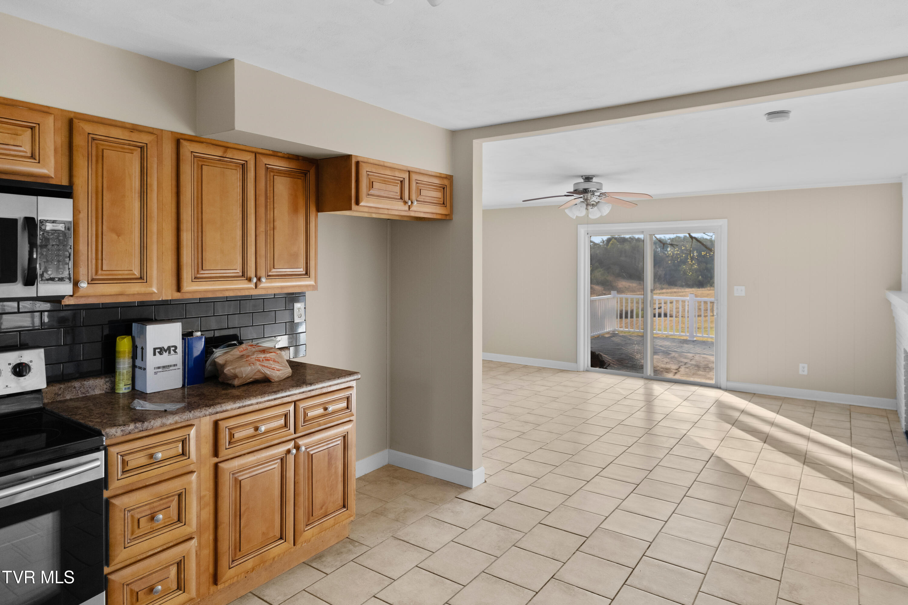 245 Phillipi Road Mohawk, TN 37810 - Photo 9 of 35 013-245PhillipiRoad-Mohawk-TN-37810-FULL