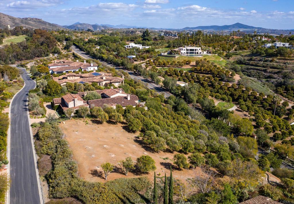 6241 Strada Fragante Rancho Santa Fe, CA 92091 - Photo 16 of 36 a view of city and mountain