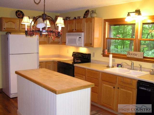 170 Poplar Ridge Banner Elk, NC 28604 - Photo 14 of 19 Gallery Image 14