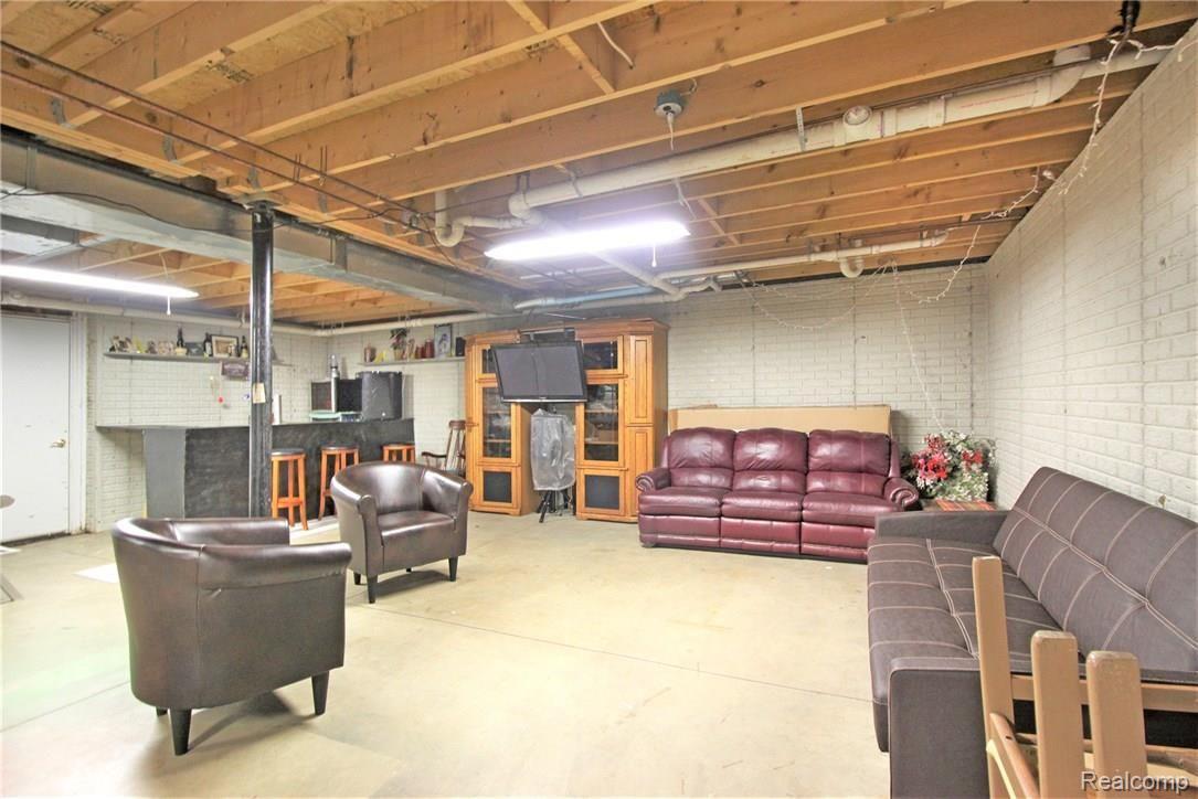 12994 Capernall Road Carleton, MI 48117 - Photo 77 of 82 IMG_8583.jpg