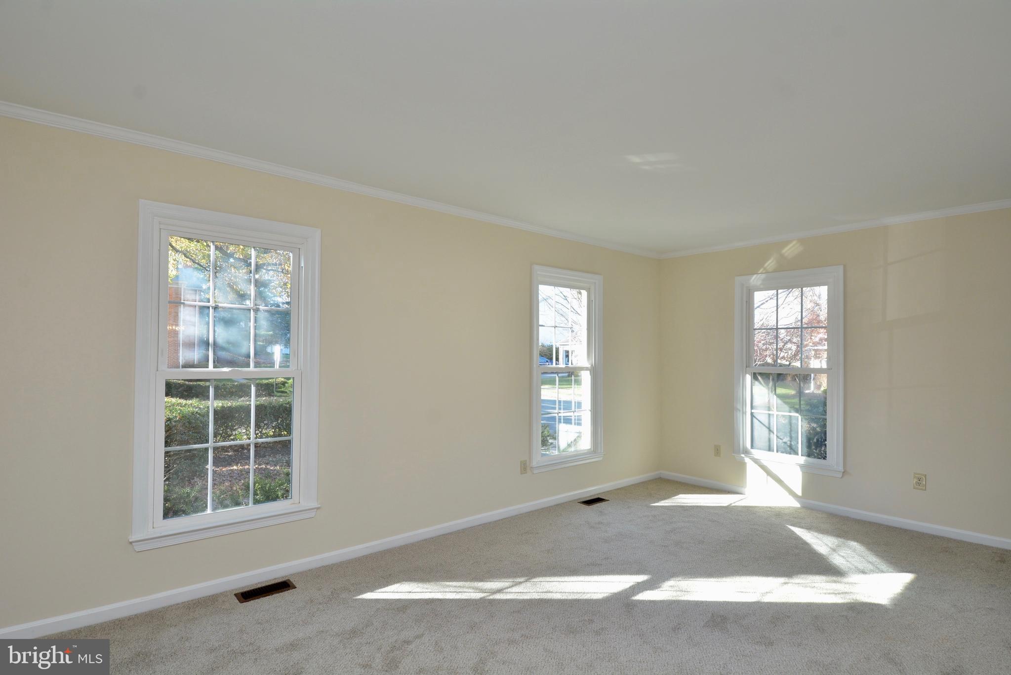 7922 Treeside Court Springfield, VA 22152 - Photo 14 of 46 Living Room