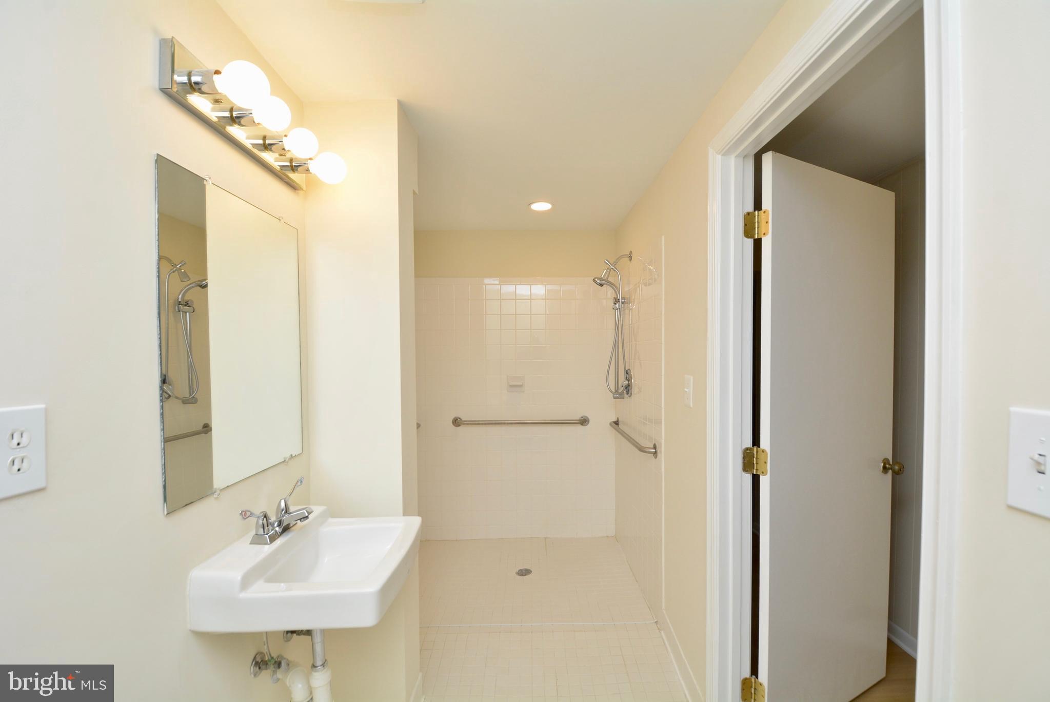 7922 Treeside Court Springfield, VA 22152 - Photo 39 of 46 Bathroom