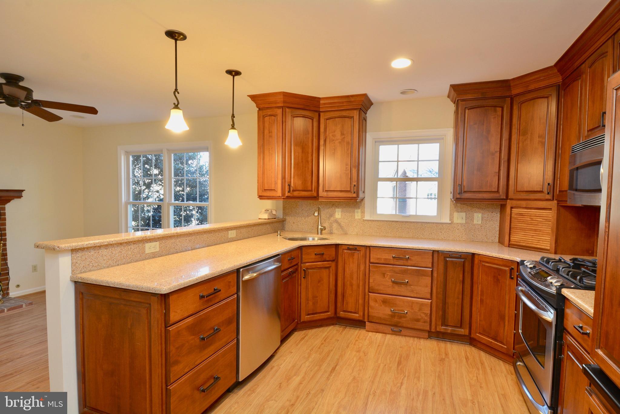 7922 Treeside Court Springfield, VA 22152 - Photo 7 of 46 Kitchen