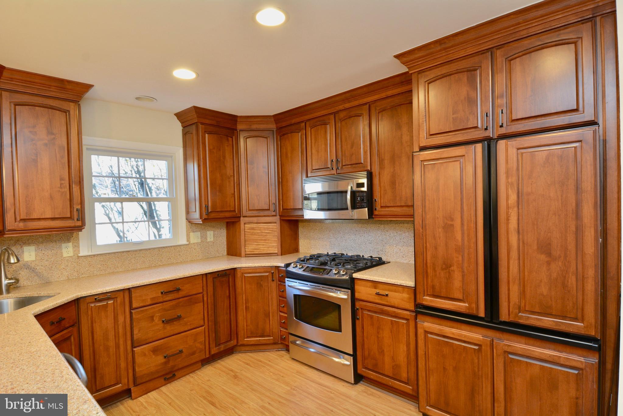 7922 Treeside Court Springfield, VA 22152 - Photo 8 of 46 Kitchen