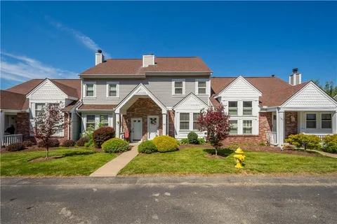$229,900 | 185 Old Village Lane, Bethel Park, PA 15102