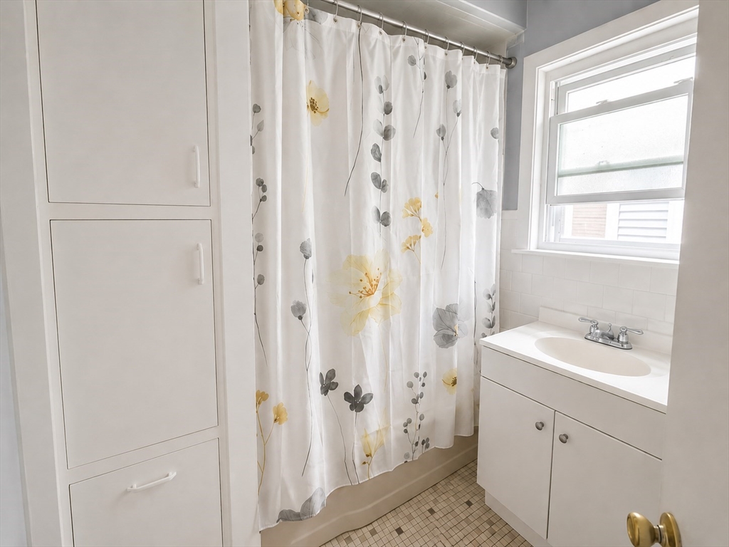 67 Reed Avenue, Unit 2 Everett, MA 02149 - Photo 7 of 11