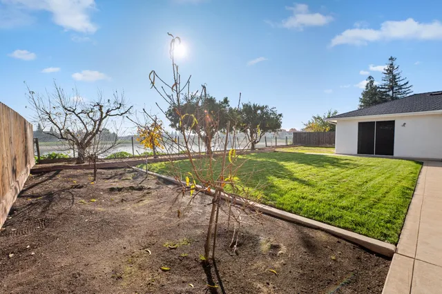 $549,900 | 1673 East Cromwell Avenue, Fresno, CA 93720