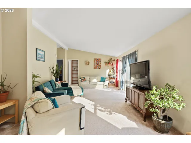 $375,000 | 604 Northwest Forest Lane, Cascade Locks, OR 97014