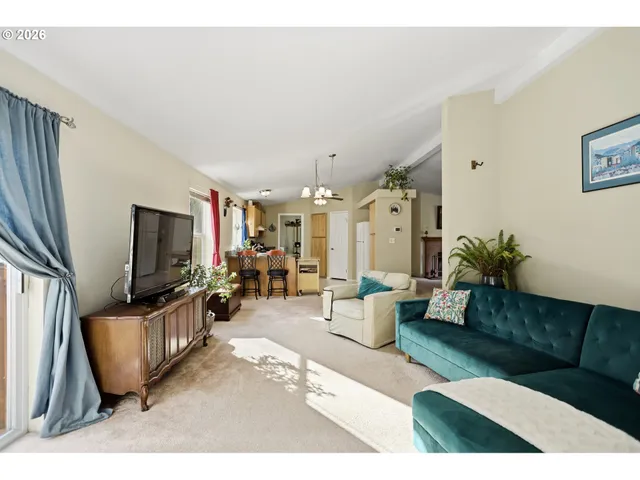 $375,000 | 604 Northwest Forest Lane, Cascade Locks, OR 97014