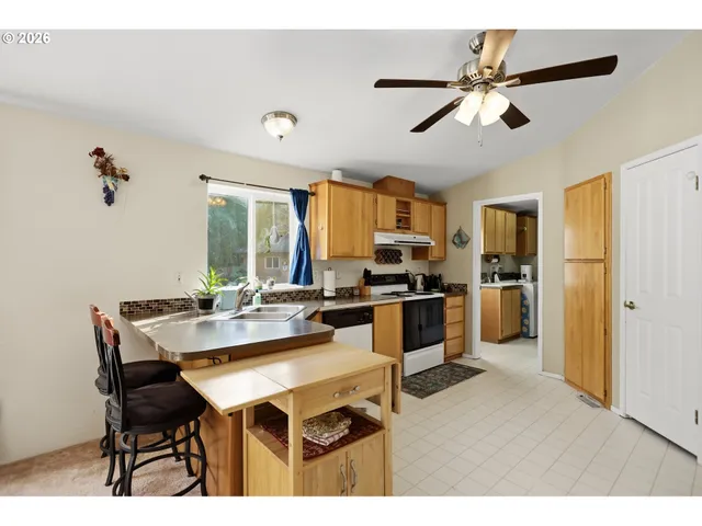 $375,000 | 604 Northwest Forest Lane, Cascade Locks, OR 97014