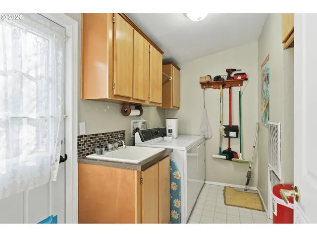 $375,000 | 604 Northwest Forest Lane, Cascade Locks, OR 97014