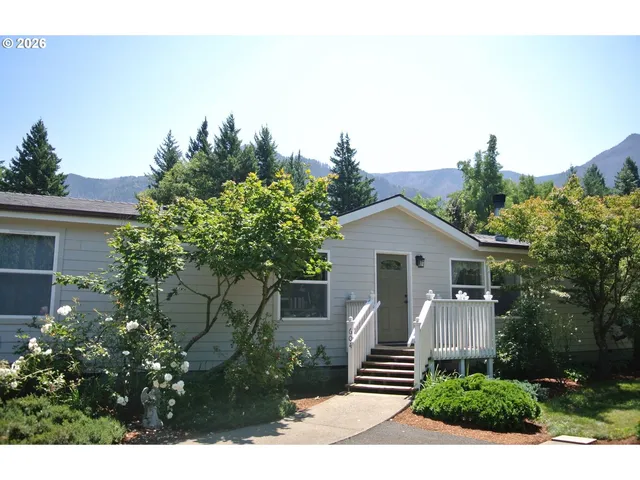 $375,000 | 604 Northwest Forest Lane, Cascade Locks, OR 97014