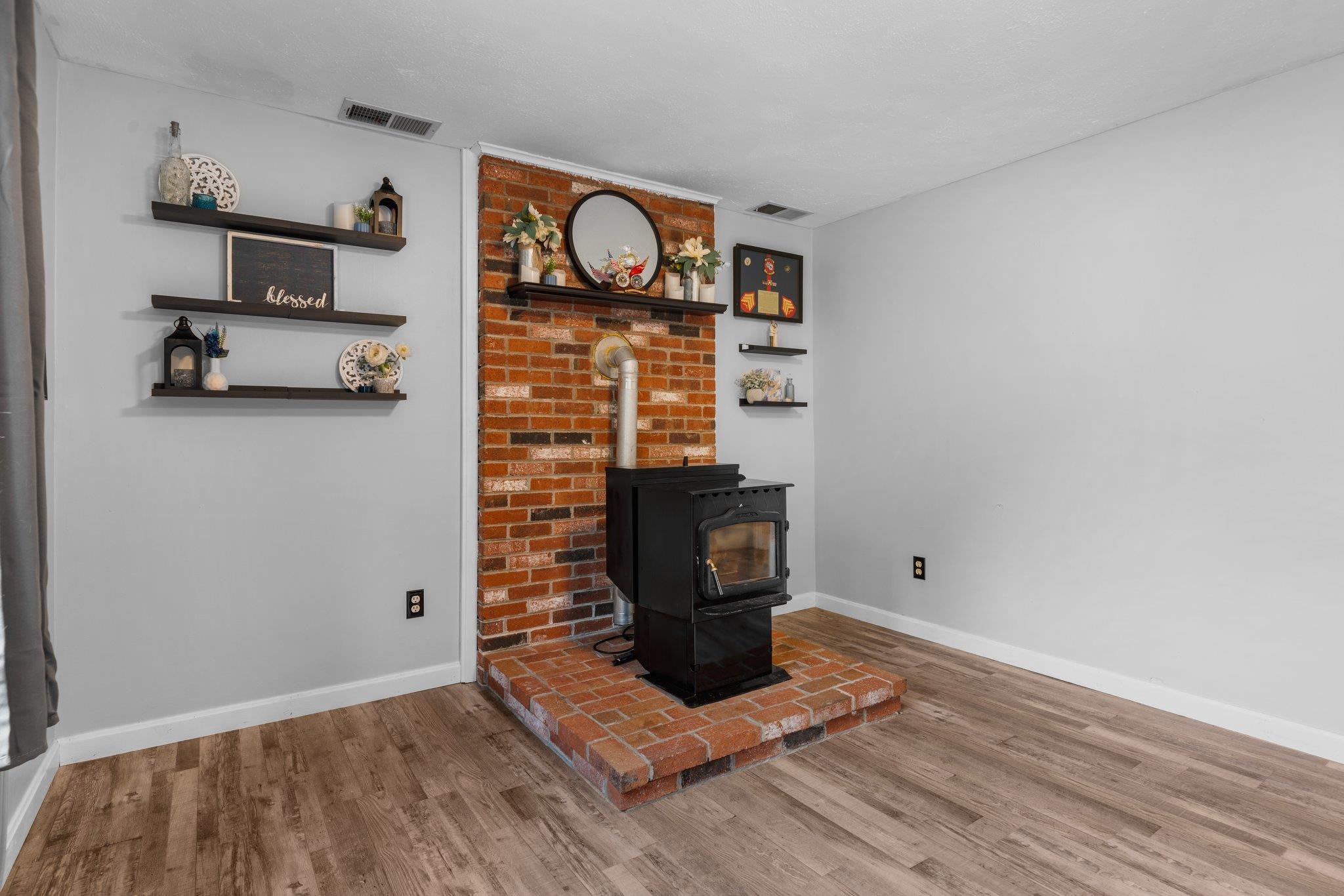 1102 Montalona Road, Unit B Dunbarton, NH 03046 - Photo 15 of 44