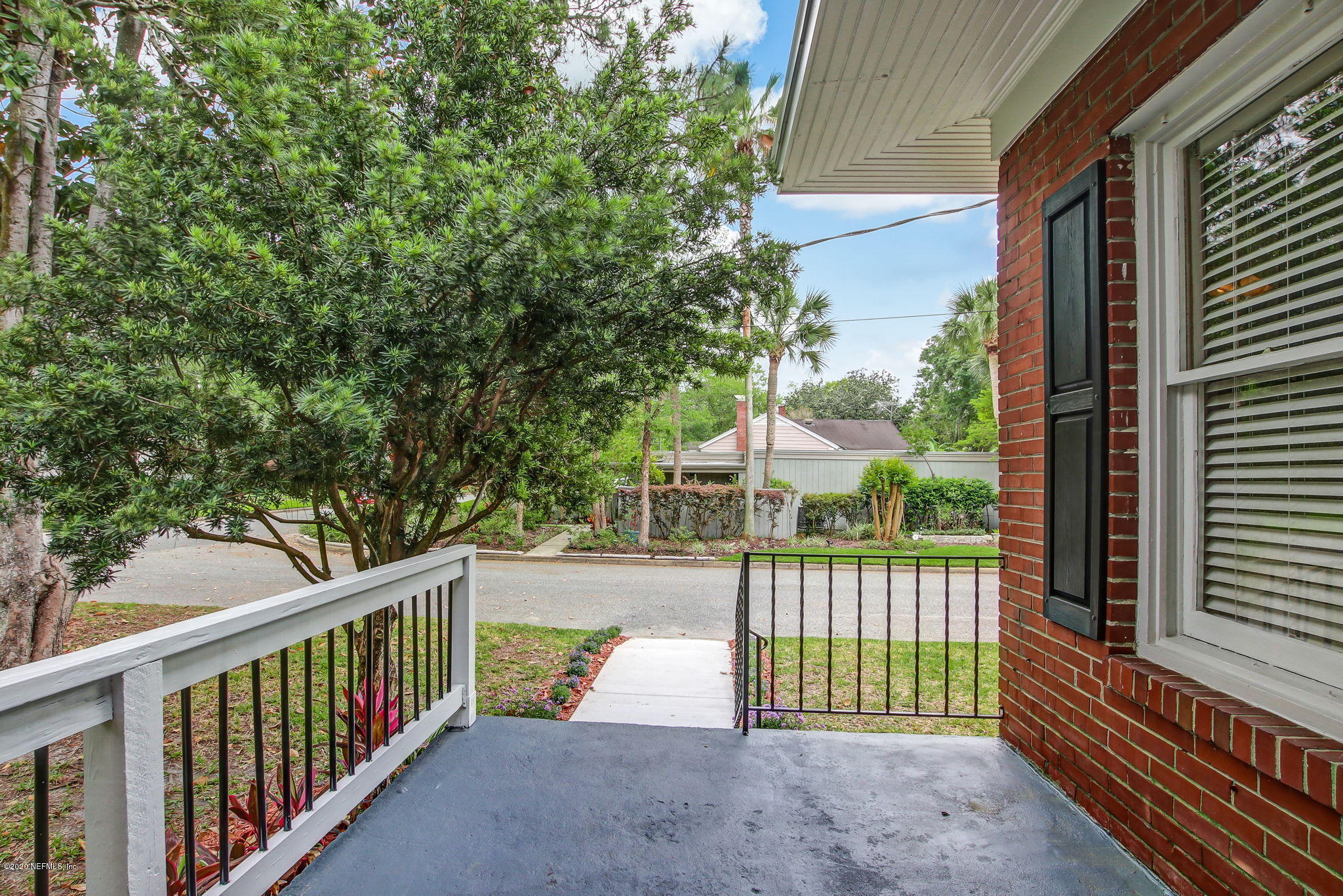1292 Wolfe Street Jacksonville, FL 32205 - Photo 7 of 38 a view of a porch with a yard