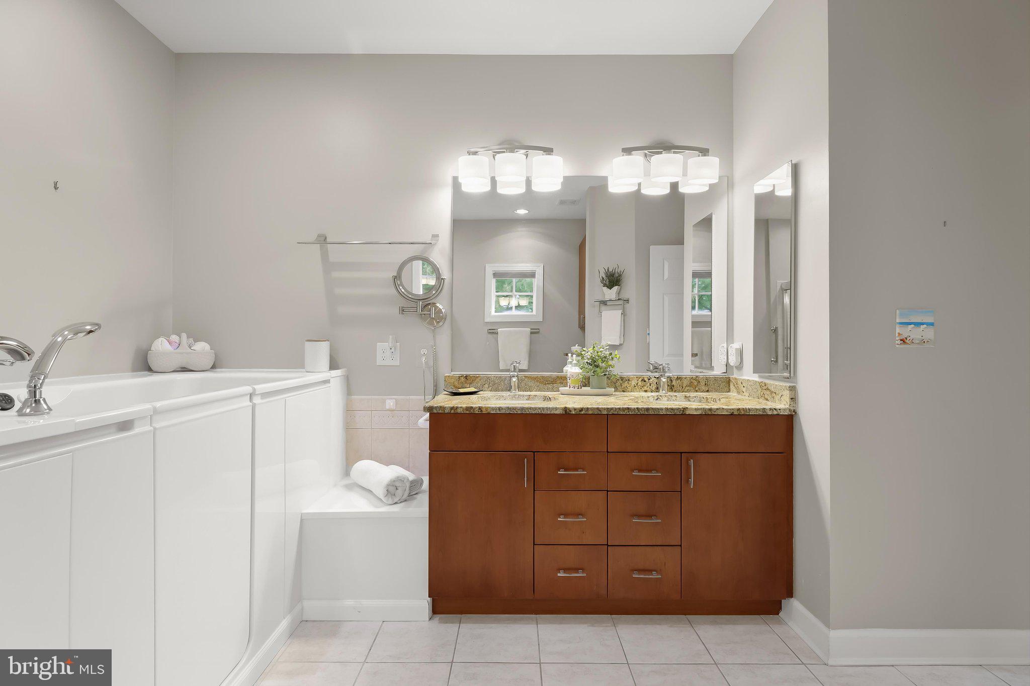 4415 Summer Grape Road, Unit 4415 Pikesville, MD 21208 - Photo 29 of 87 Primary En-suite Bathroom