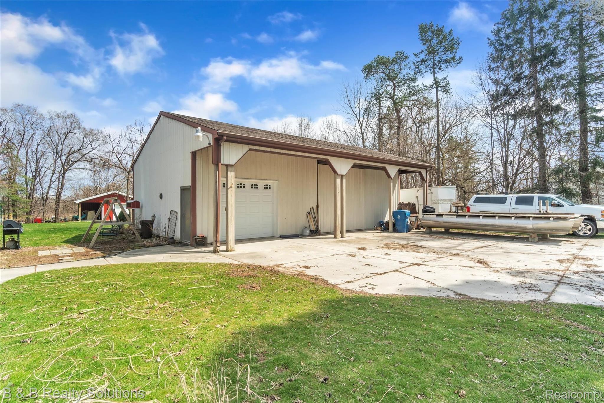 5034 North Gale Road Davison, MI 48423 - Photo 11 of 41 34-5034-N-Gale-Rd-WindowStill-Real-Estate-Photography-34.jpg