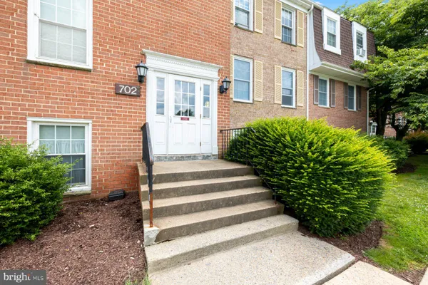 $2,200 | 702 Quince Orchard Boulevard, Unit 702P2, Gaithersburg, MD 20878