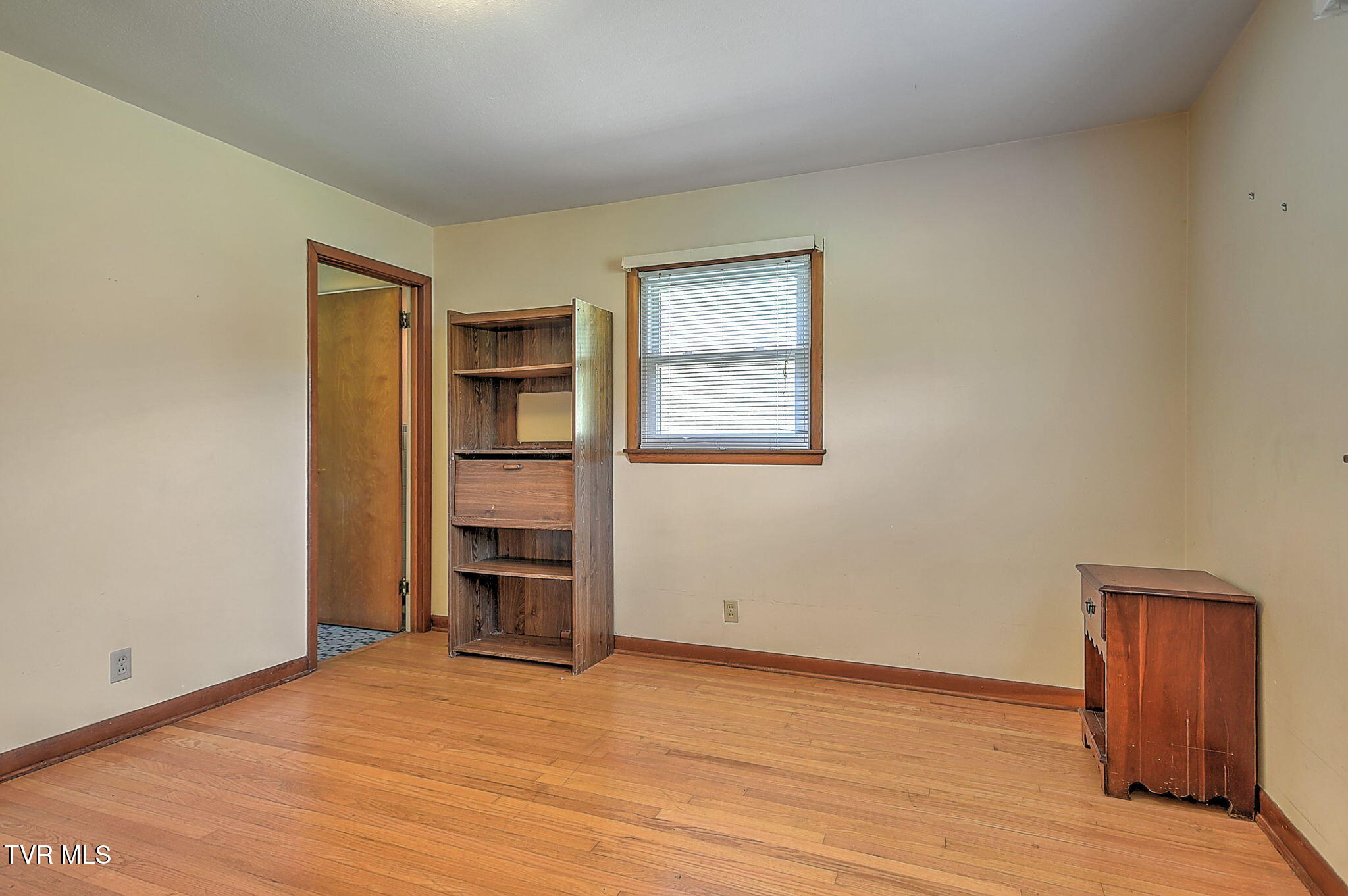 5027 Potter Road Bristol, VA 24202 - Photo 21 of 35 25-web-or-mls-5027 Potter RA-23