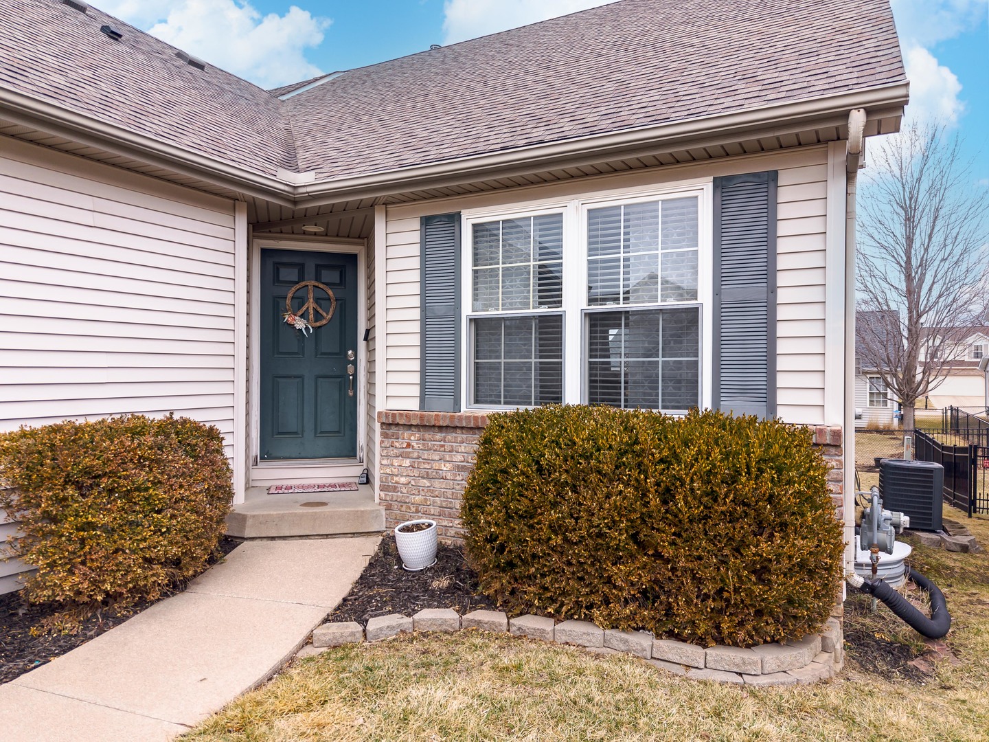 450 Beechwood Court Normal, IL 61761 - Photo 3 of 55