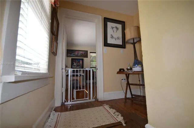 a view of entryway with livingroom