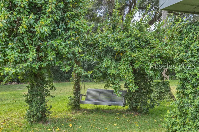 $774,500 | 9 Palmetto Beach Drive, Bluffton, SC 29910